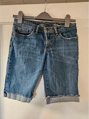Volcom blue cut off jean shorts size 3 juniors Bermuda skater 90s distressed